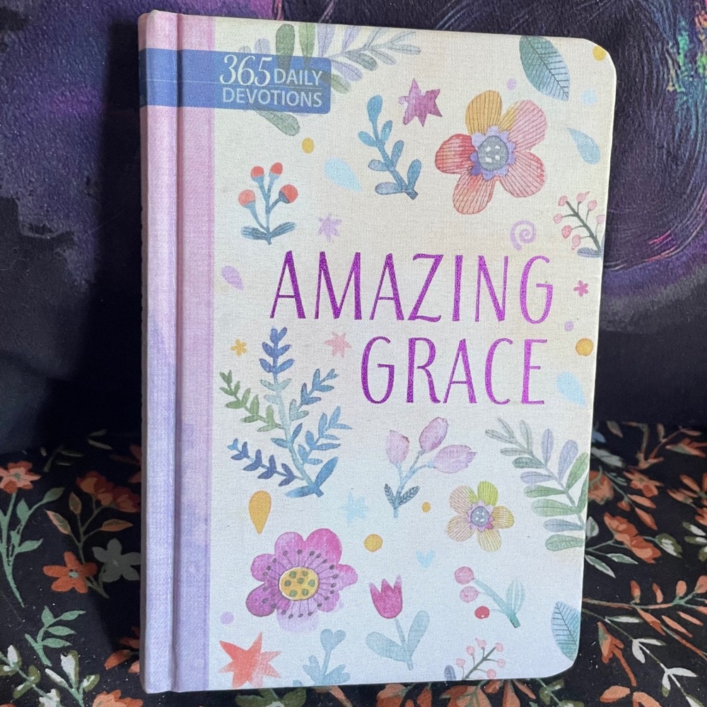 Amazing Grace 365 Daily Devotions Brenna Stockman Floral Hardcover 9781424560240
